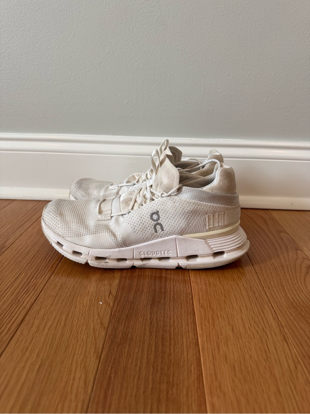 On Running Cloudtec Athletic Shoes in Off-White / Cream